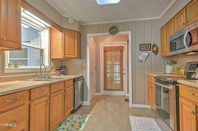 135 Cedar Valley Road, Bristol, TN 37620