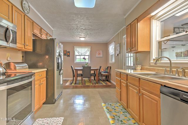 135 Cedar Valley Road, Bristol, TN 37620