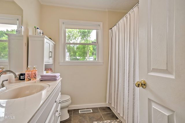135 Cedar Valley Road, Bristol, TN 37620