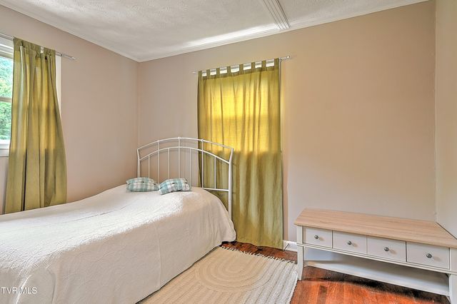 135 Cedar Valley Road, Bristol, TN 37620