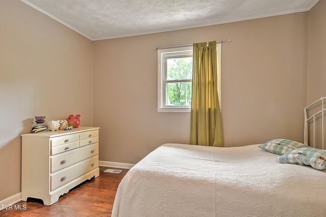 135 Cedar Valley Road, Bristol, TN 37620
