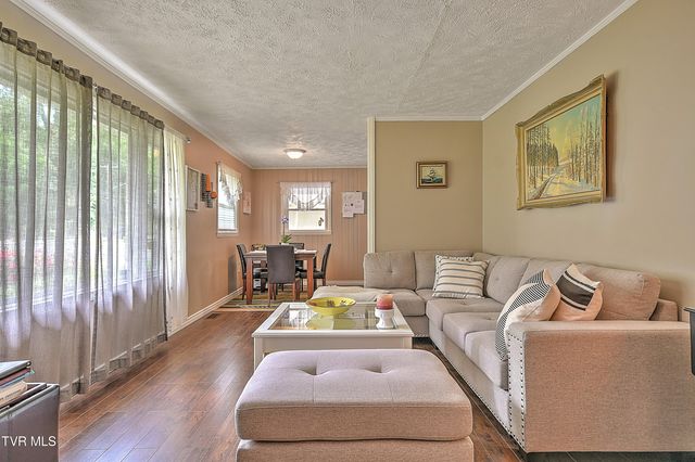135 Cedar Valley Road, Bristol, TN 37620