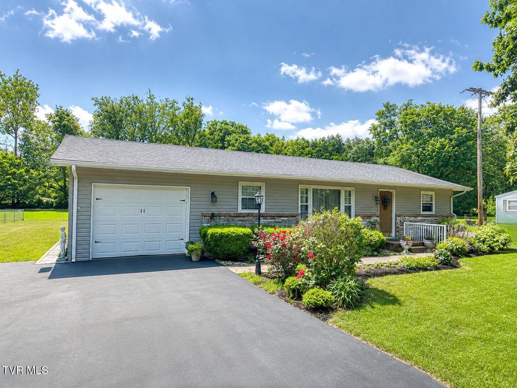 135 Cedar Valley Road, Bristol, TN 37620