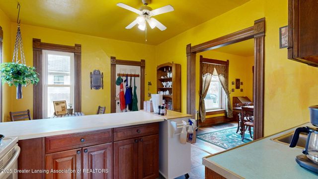 325 N Sycamore Street, Lansing, MI 48933