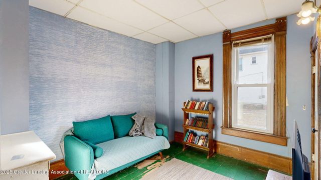 325 N Sycamore Street, Lansing, MI 48933