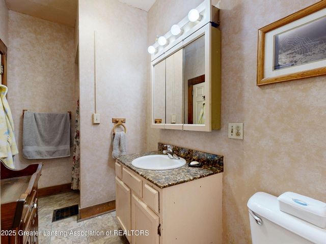 325 N Sycamore Street, Lansing, MI 48933