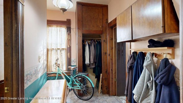 325 N Sycamore Street, Lansing, MI 48933