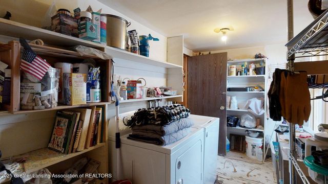 325 N Sycamore Street, Lansing, MI 48933