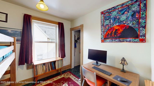 325 N Sycamore Street, Lansing, MI 48933