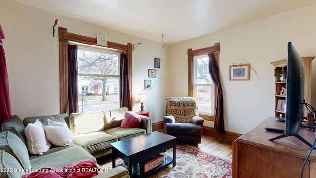 325 N Sycamore Street, Lansing, MI 48933