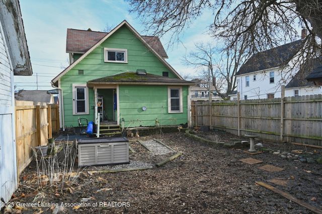 325 N Sycamore Street, Lansing, MI 48933