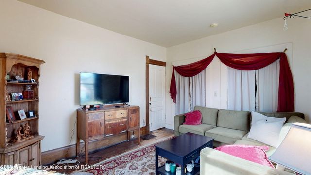 325 N Sycamore Street, Lansing, MI 48933