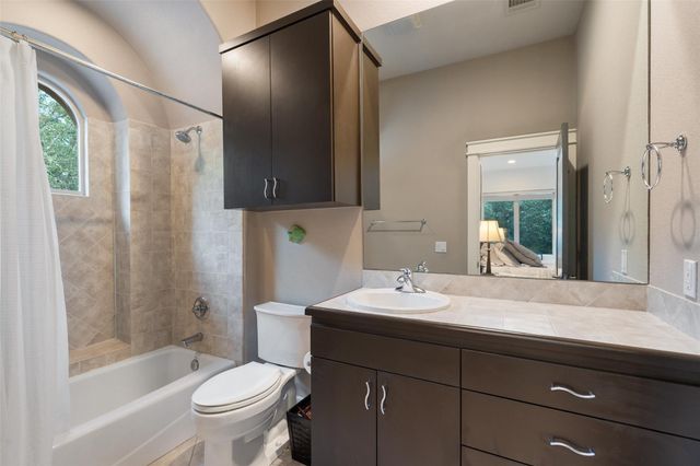 104 Sendera Bonita, Lakeway, TX 78734