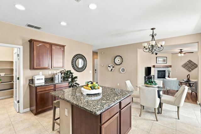 611 Tara Bella Dr, Lincoln, CA 95648