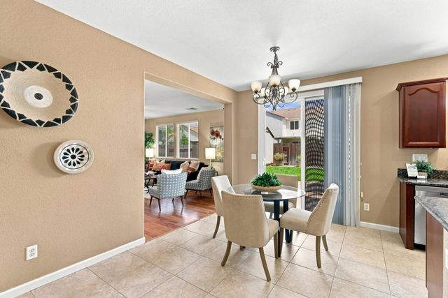 611 Tara Bella Dr, Lincoln, CA 95648