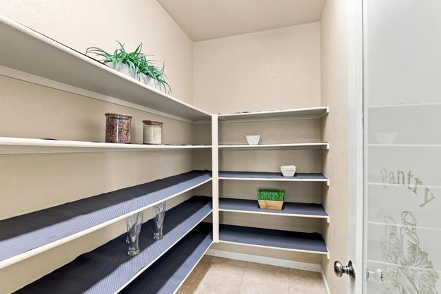 611 Tara Bella Dr, Lincoln, CA 95648