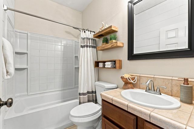 611 Tara Bella Dr, Lincoln, CA 95648