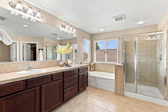 611 Tara Bella Dr, Lincoln, CA 95648