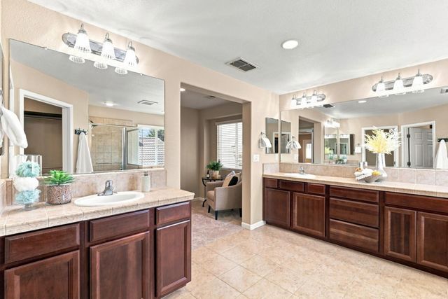 611 Tara Bella Dr, Lincoln, CA 95648