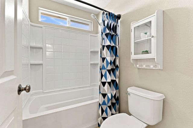 611 Tara Bella Dr, Lincoln, CA 95648