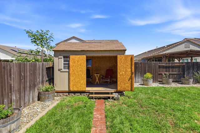611 Tara Bella Dr, Lincoln, CA 95648