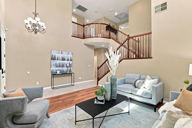611 Tara Bella Dr, Lincoln, CA 95648