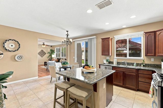 611 Tara Bella Dr, Lincoln, CA 95648