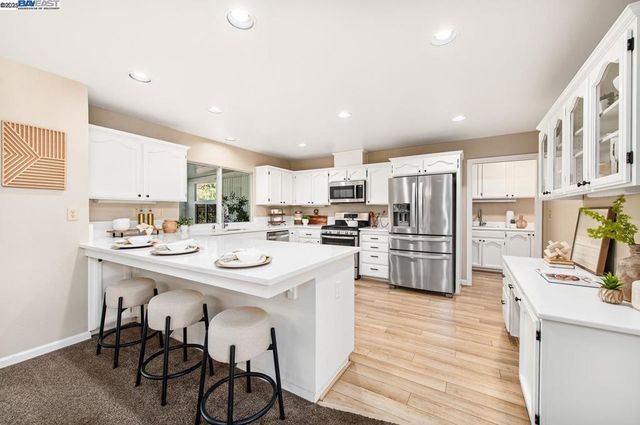 297 Del Valle Ct, Pleasanton, CA 94566