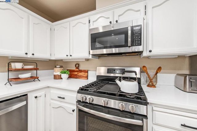 297 Del Valle Ct, Pleasanton, CA 94566