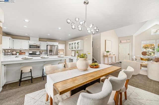 297 Del Valle Ct, Pleasanton, CA 94566