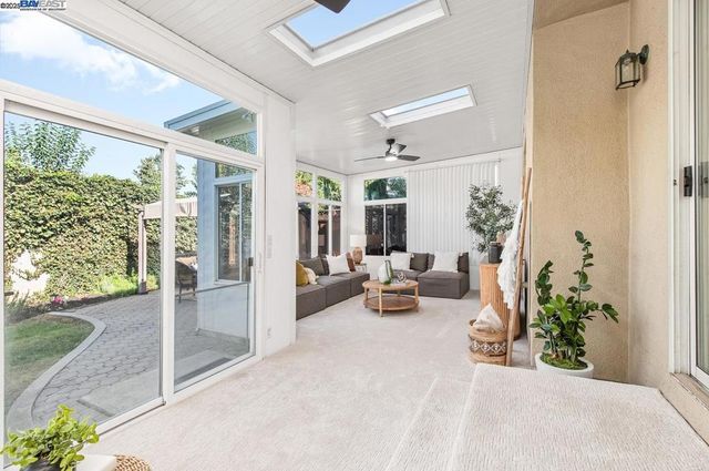 297 Del Valle Ct, Pleasanton, CA 94566