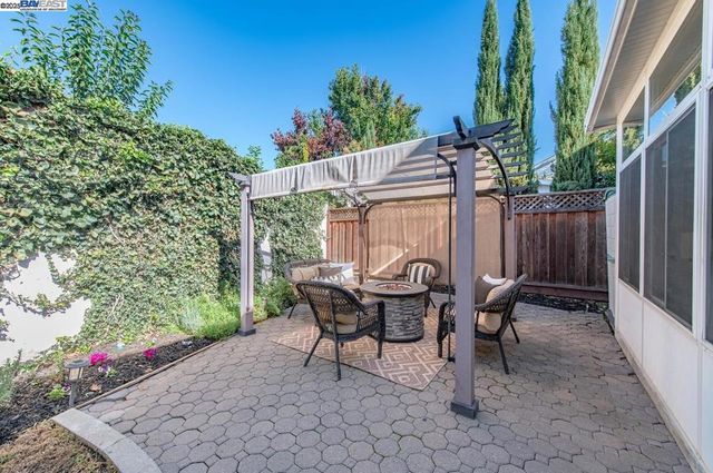 297 Del Valle Ct, Pleasanton, CA 94566