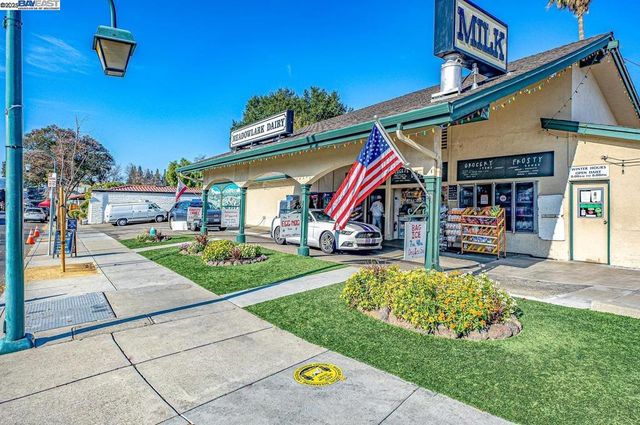 297 Del Valle Ct, Pleasanton, CA 94566