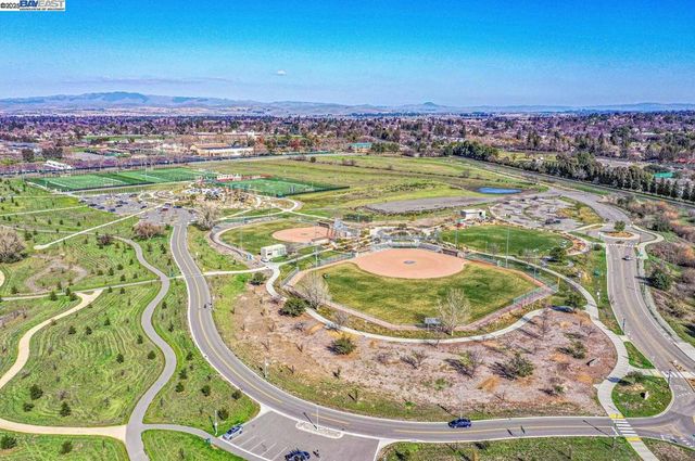 297 Del Valle Ct, Pleasanton, CA 94566