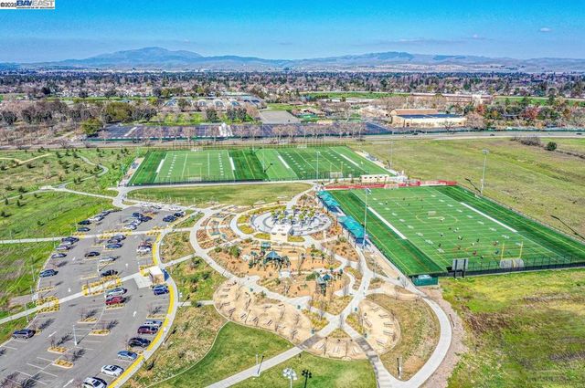 297 Del Valle Ct, Pleasanton, CA 94566