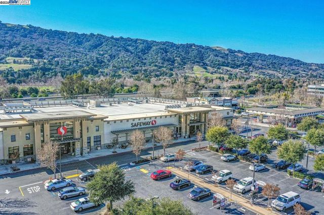 297 Del Valle Ct, Pleasanton, CA 94566