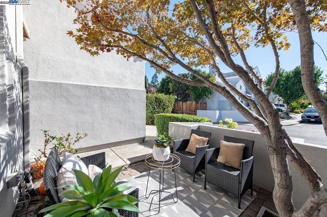 297 Del Valle Ct, Pleasanton, CA 94566