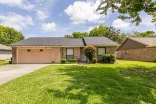 5910 High Meadow Street, League City, TX 77573