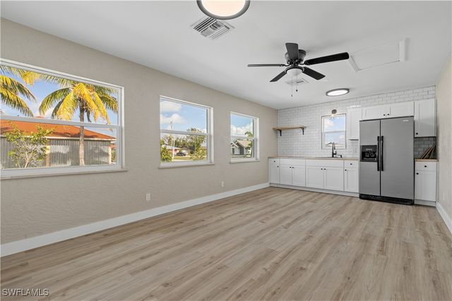 1725 SE 3rd ST, Cape Coral, FL 33990