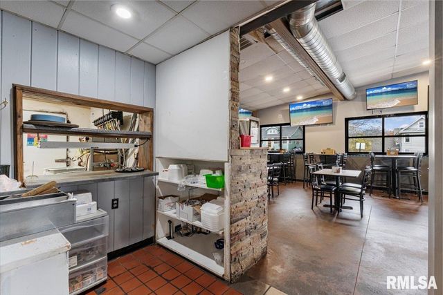 3008 7TH Avenue, Rock Island, IL 61201