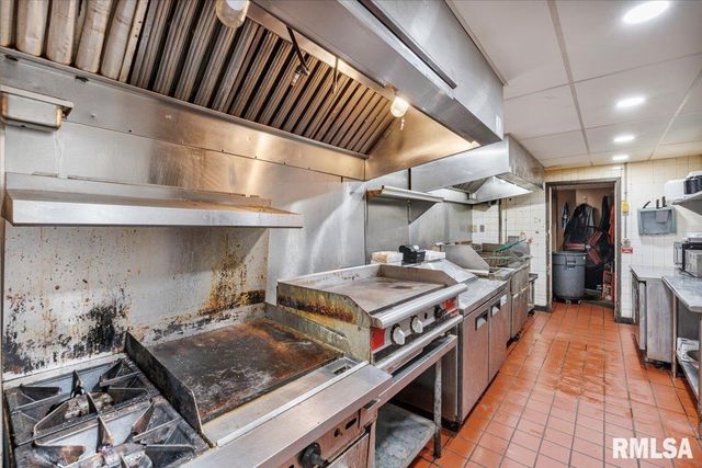 3008 7TH Avenue, Rock Island, IL 61201