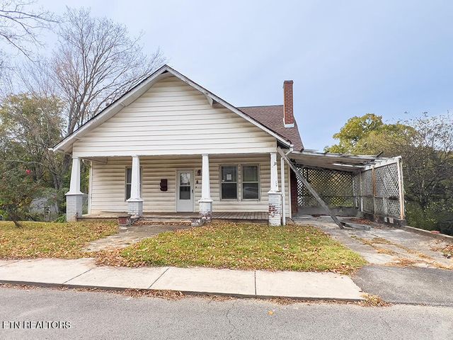 1202 Georgia Ave, Athens, TN 37303