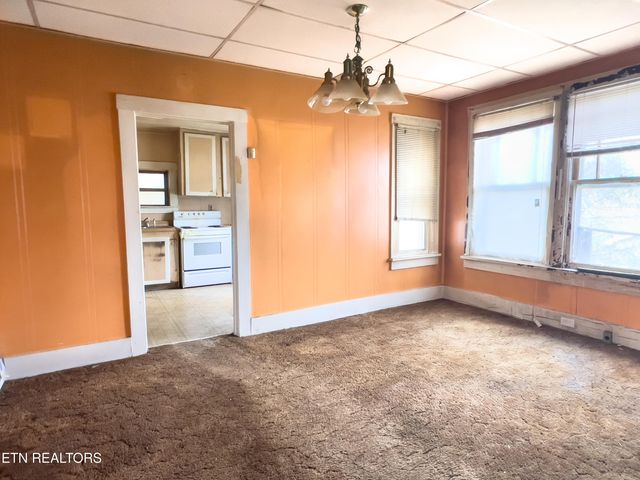 1202 Georgia Ave, Athens, TN 37303