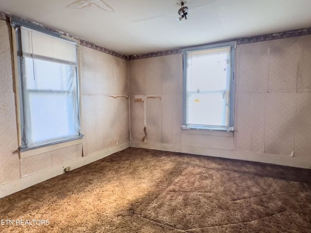 1202 Georgia Ave, Athens, TN 37303