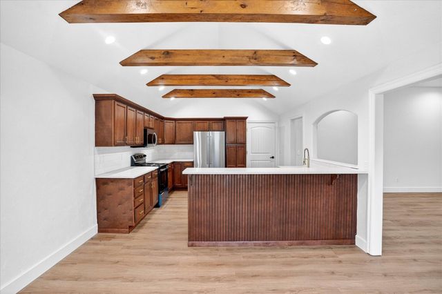 2207 E Lark Street, Springfield, MO 65804