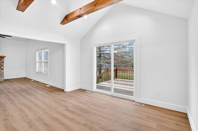 2207 E Lark Street, Springfield, MO 65804