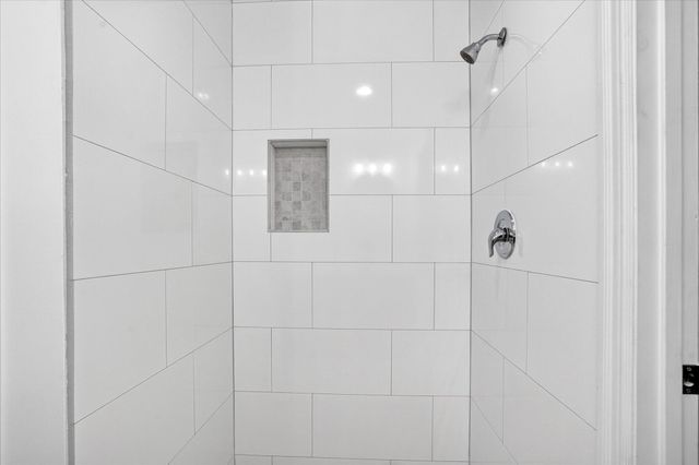 2207 E Lark Street, Springfield, MO 65804