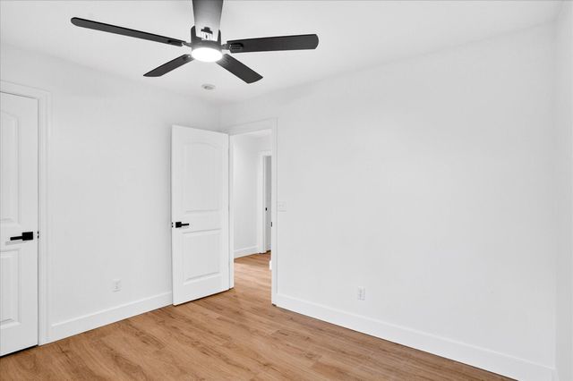 2207 E Lark Street, Springfield, MO 65804