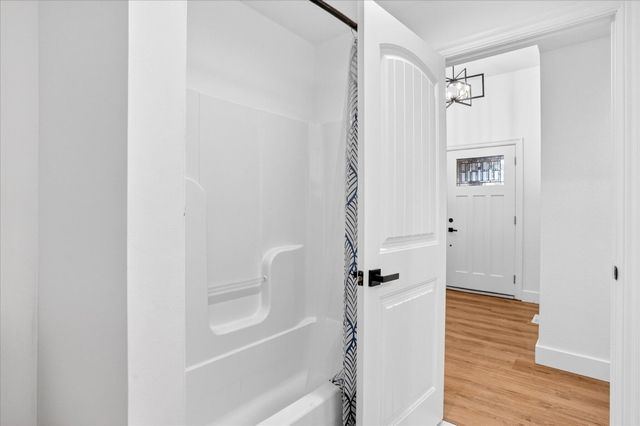 2207 E Lark Street, Springfield, MO 65804