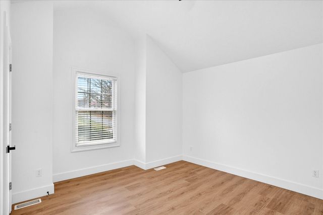 2207 E Lark Street, Springfield, MO 65804